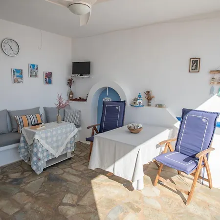 Markos' House Agiassos