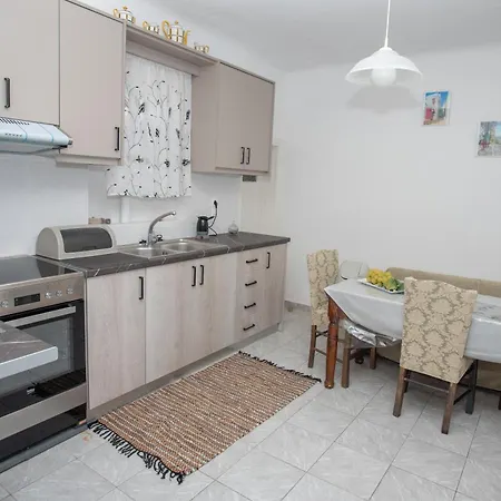 בית נופש Markos' House *